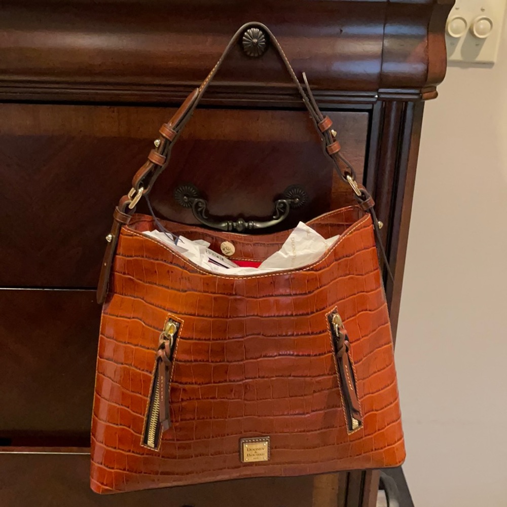 NWT DOONEY COOPER HOBO IN RARE COGNAC